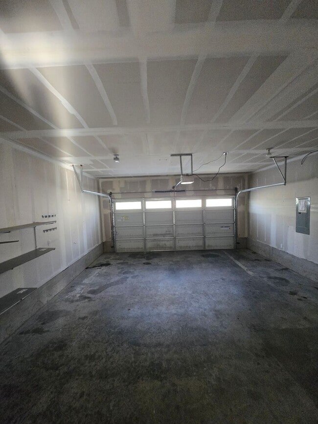 Building Photo - 3 Bedroom 2.5 Bathroom in Winlock