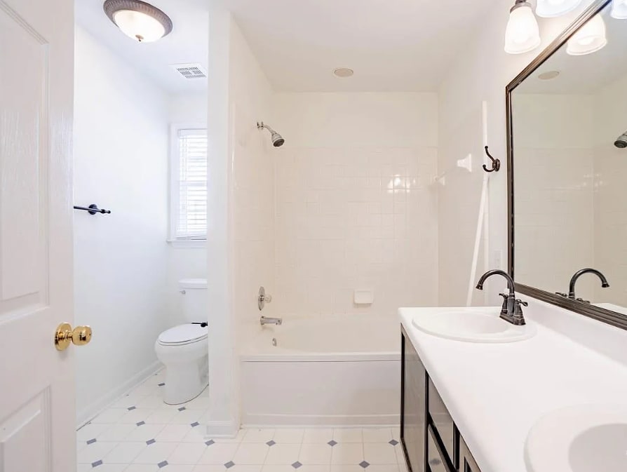 Building Photo - 9 Casabelle Ct