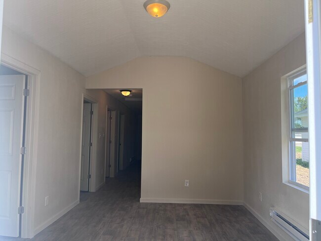 Building Photo - 14098 1st St