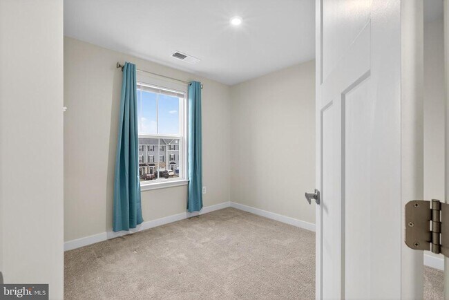 Building Photo - 150 Fletcher Cir