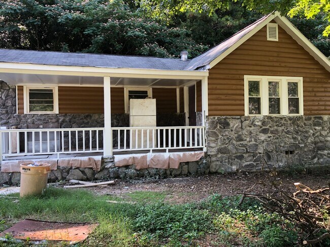 Building Photo - 2770 Moss Rd