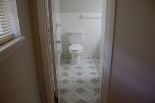 Building Photo - 2504 Choctaw St