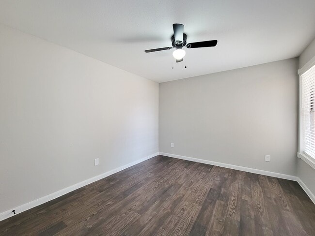 Building Photo - 12335 Antoine Dr