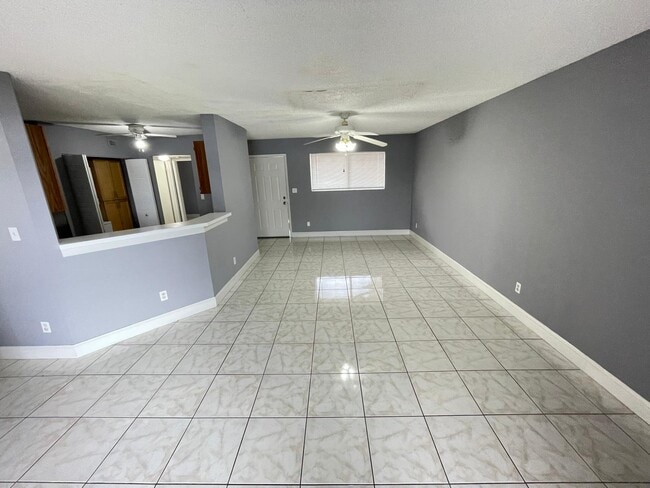 Building Photo - 3401 NW 44th St