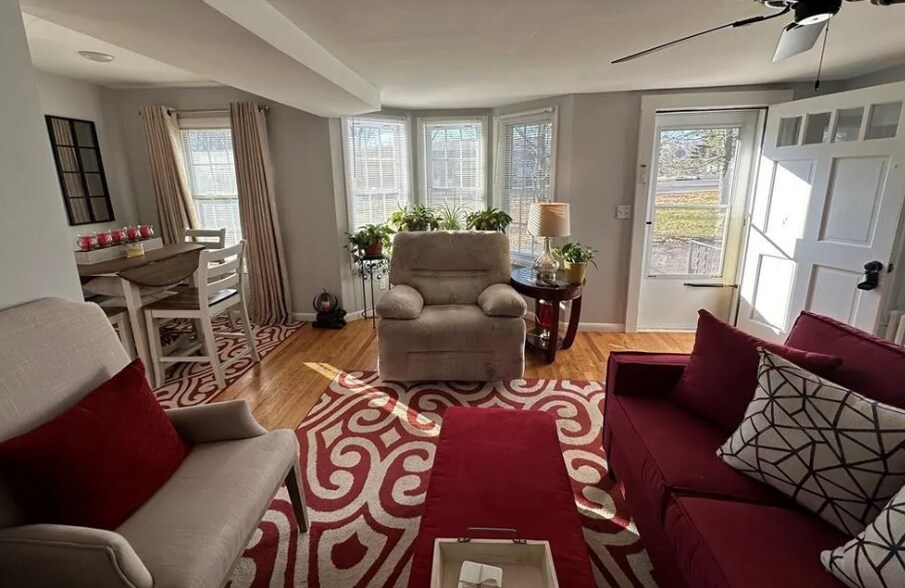 Building Photo - 1528 Portland-Cobalt Rd