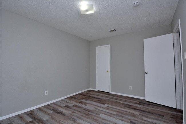 Building Photo - 4808 W Wind Trail
