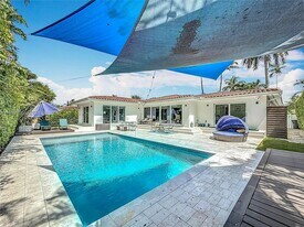 Building Photo - 10825 Peachtree Dr