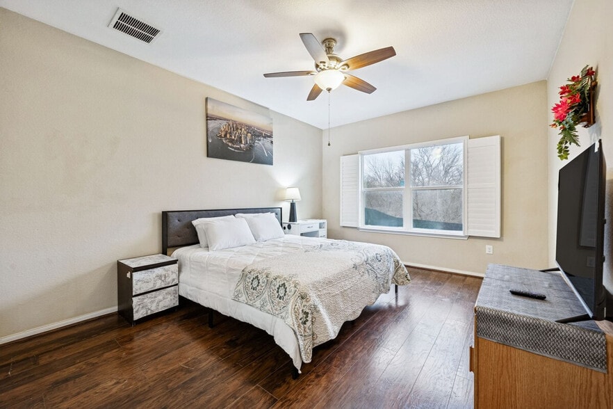 Building Photo - 3204 Ortman Dr