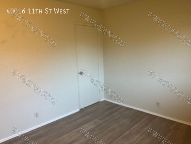 Building Photo - 40016 11th St W