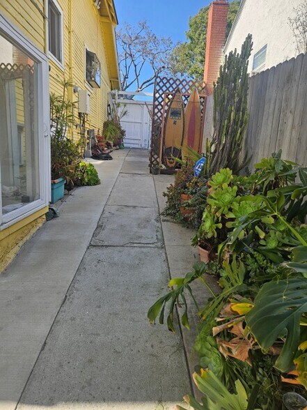 Building Photo - 4204 W 64th St