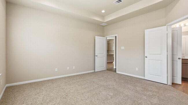 Building Photo - 3918 Sugardale St