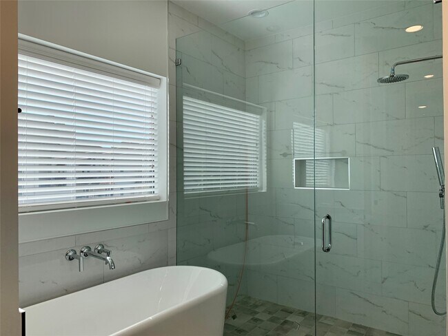 Building Photo - 1505 Malone St