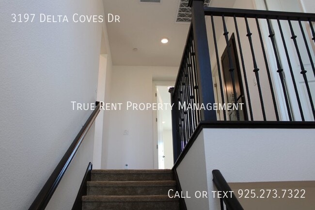 Building Photo - Gorgeous 5 Bed, 3 Bath in Highly Desirable...