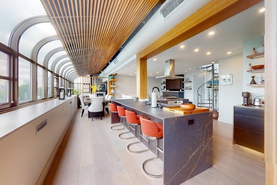 Building Photo - 265 Beacon St