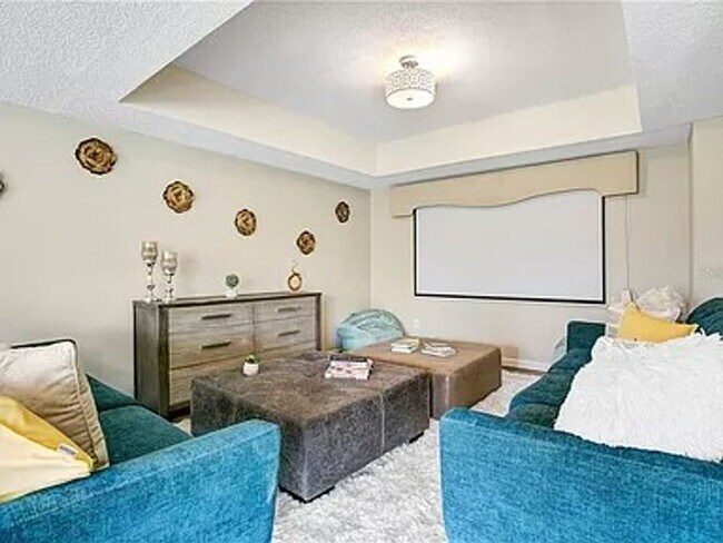 Building Photo - 4 Bed 3 Bath East Orlando OASIS!!!