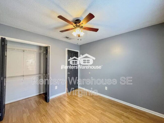 Building Photo - 1517 Glenmont Ct