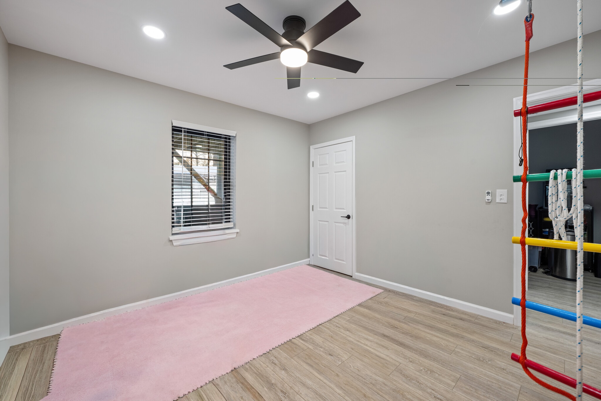 Building Photo - 207 Woodlawn Ave