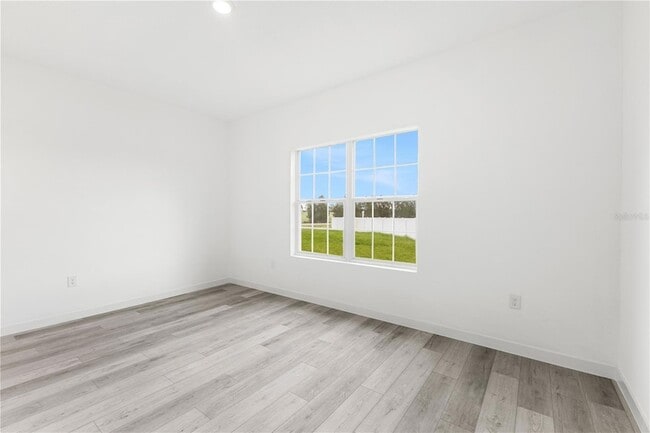 Building Photo - 835 Colville Dr