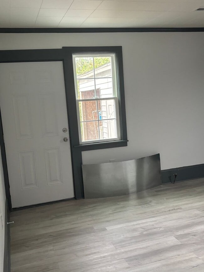 Building Photo - 608 N Independence St