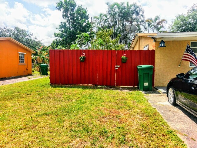 Primary Photo - 9216 SW 49th Pl