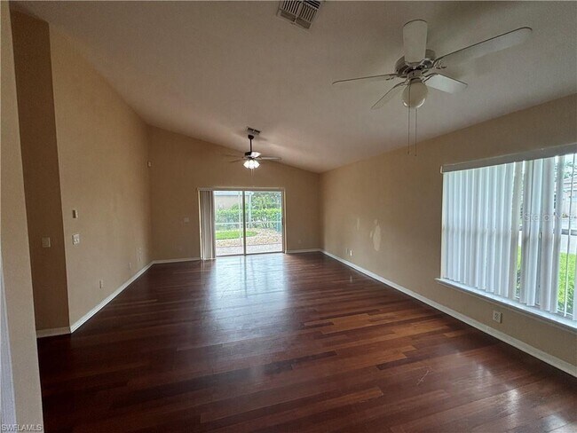 Building Photo - 9200 Middle Oak Dr