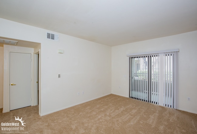 Building Photo - Lovely 1Bdm 1Ba Gated Condo in the Heart of Providence Area!