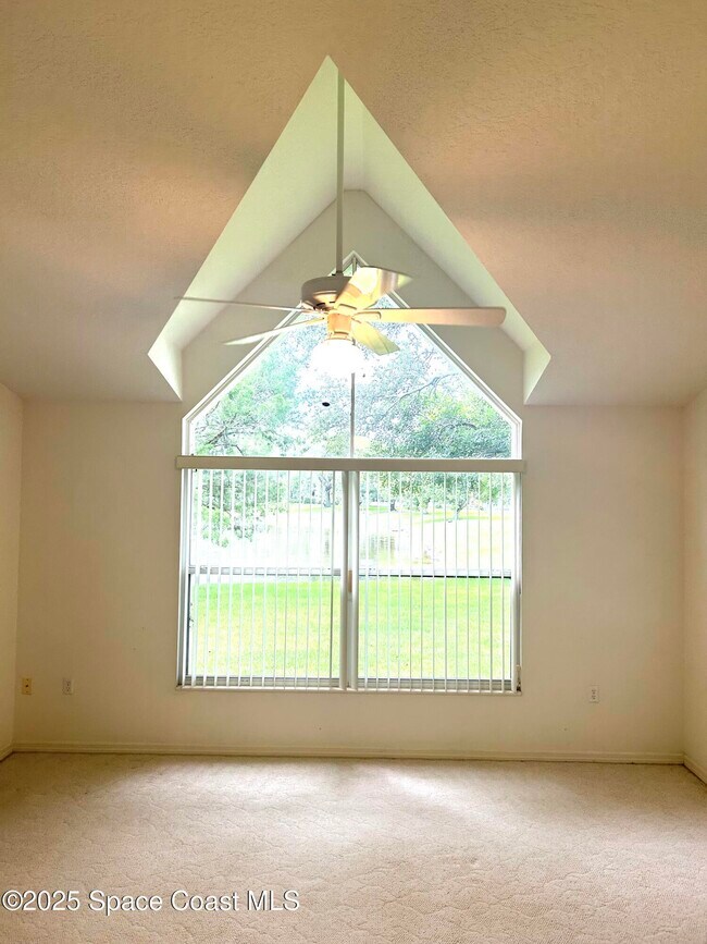 Building Photo - 729 Kenwood Cir