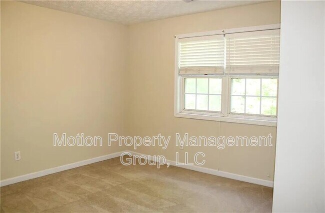 Building Photo - 861 Windward Rd