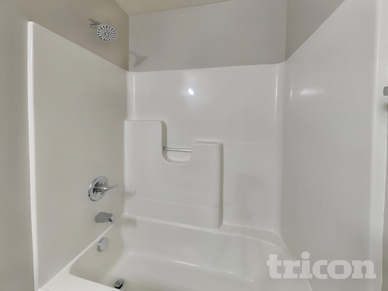 Building Photo - 2391 Bristol Dr