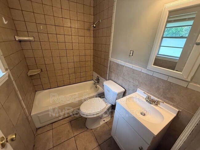 Building Photo - 4210 Kerwin Dr