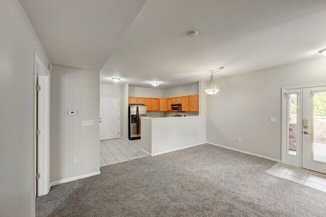 Building Photo - $1,950.00 - 2 Beds, 2 Bath, Condo in Auror...