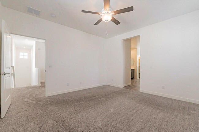 Building Photo - 5538 S Dillon