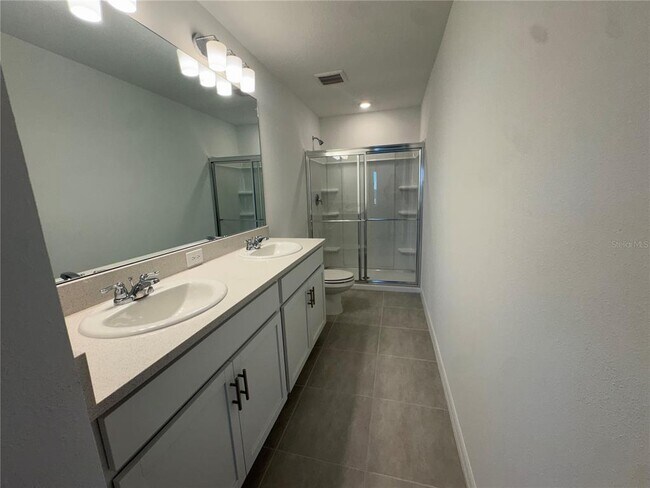 Building Photo - 8720 Daybreak St