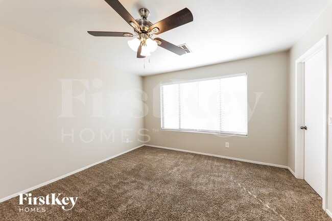 Building Photo - 12807 W Voltaire Ave