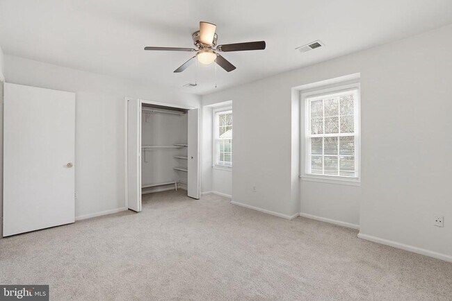 Building Photo - 7923 Pebble Brook Ct