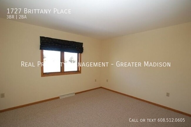 Building Photo - Large well kept duplex rental home on Madi...