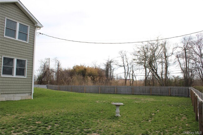 Building Photo - 2 Lafayette Dr