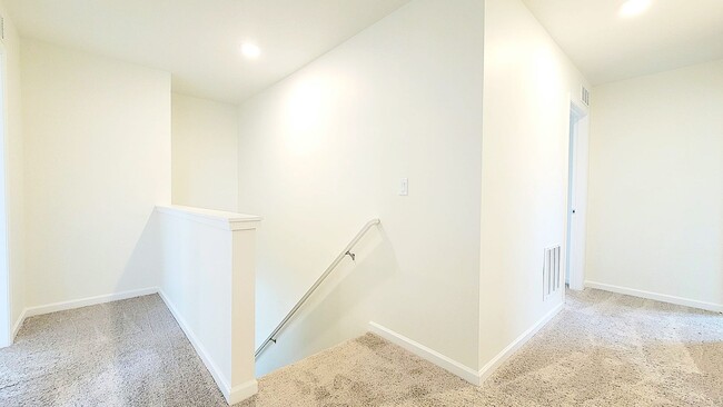 Building Photo - 1929 Blue Stem Ct