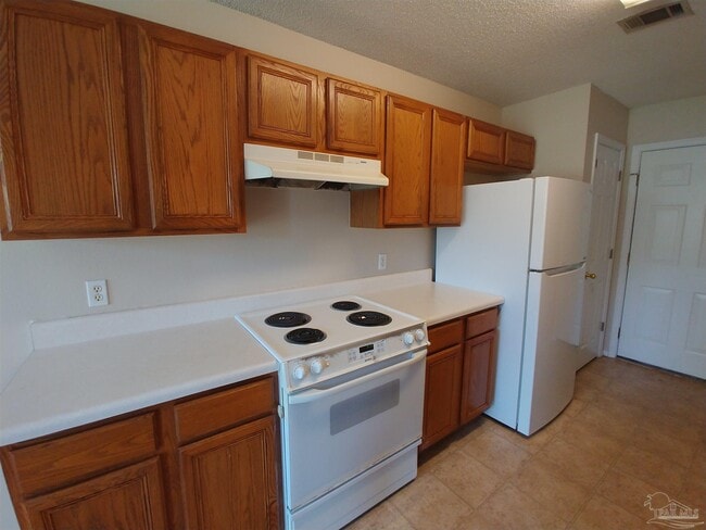 Building Photo - 2491 Redoubt Ave