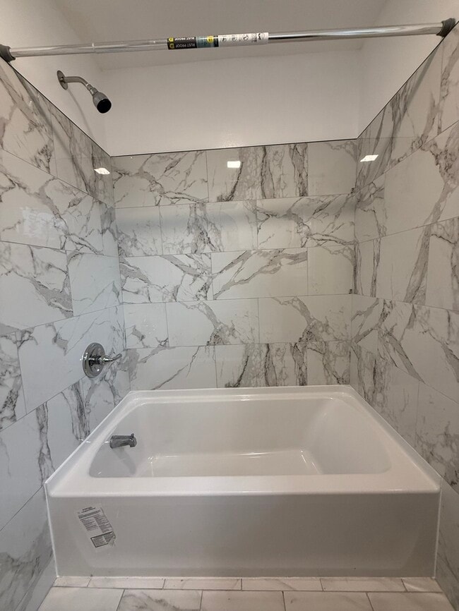 Building Photo - 23 Lamont Rd