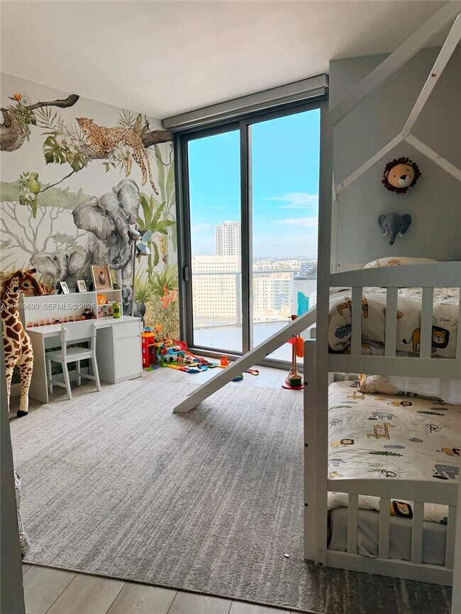 Building Photo - 851 NE 1st Ave