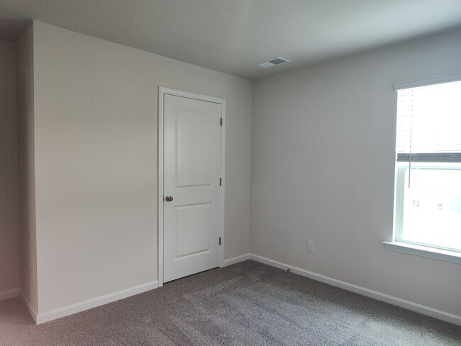 Building Photo - Beautiful New  Build Home located in the S...