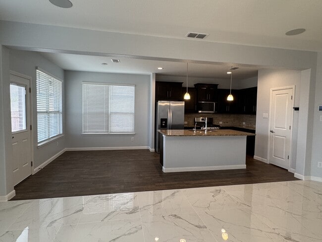 Building Photo - 2511 Allview Ln