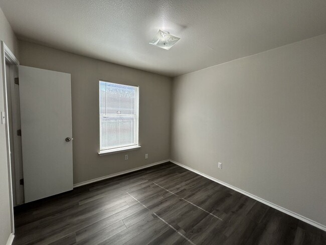 Building Photo - 8846 Old Sky Harbor Dr