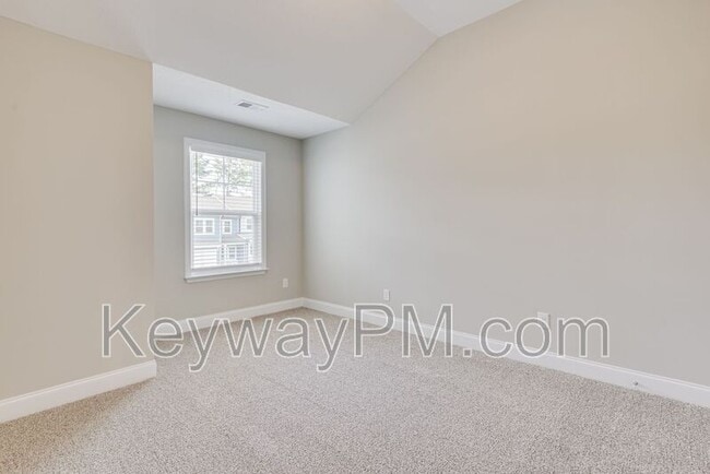 Building Photo - 2028 Denmark Ave SE