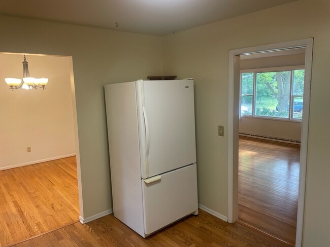 Building Photo - 1522 Cameron Dr