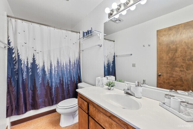 Building Photo - mountain retreat to relax after hard day a...