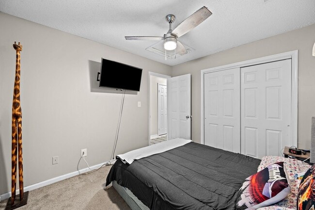Building Photo - Charming 2-Bedroom Home in Virginia Beach