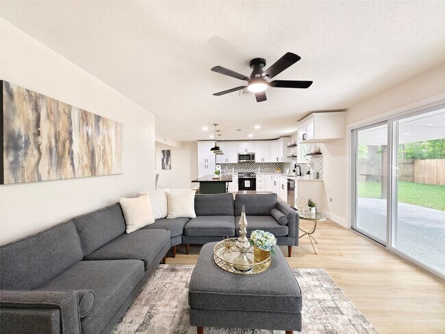 Building Photo - 9906 Bassoon Dr