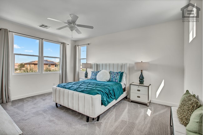 Building Photo - 3Bed/2.5Bath Beautifully Furnished or Unfurnished Home in Goodyear! -- MODERN FINISHES!